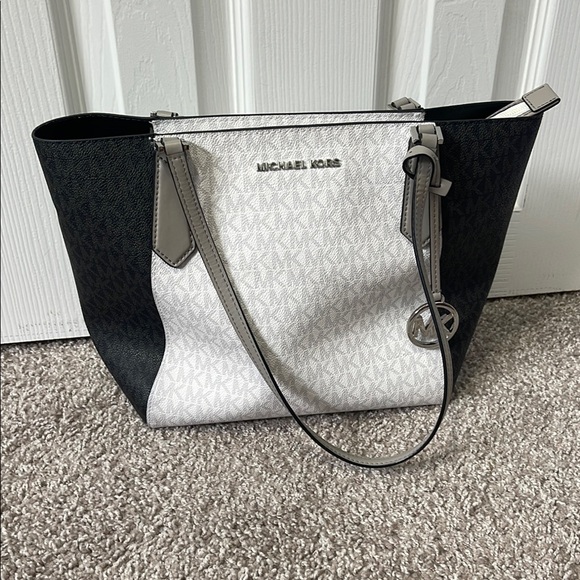 Michael Kors Handbags - Michael Kors Black and White Purse